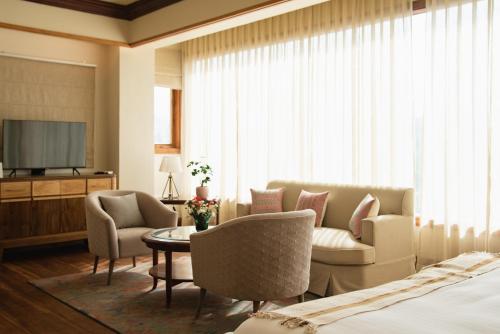 The Shillong Address,,5 star