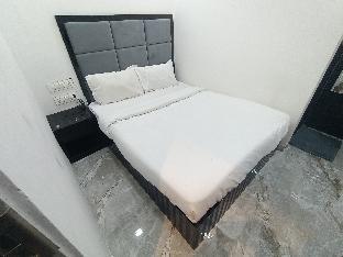 hotel beverly plaza us embassy bkc kurla west