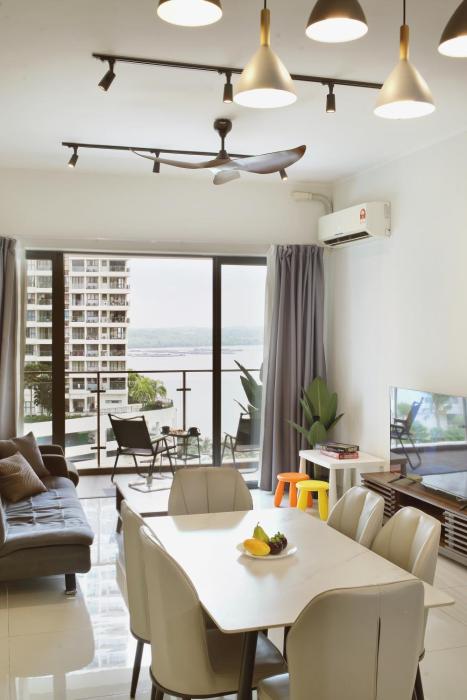 danga bay 3br secret lounge netflix dryer