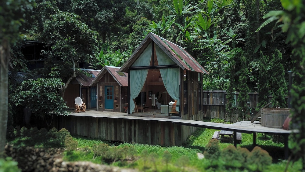 Morning Star Glamping,,4 star
