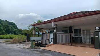 natol homestay moyan batu kawa