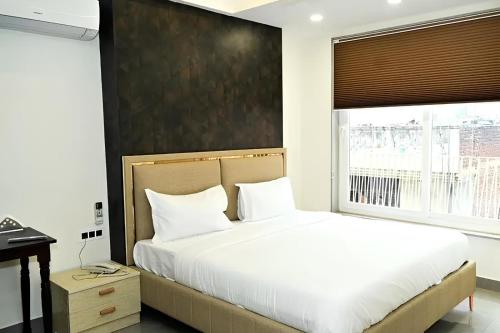 Micasa Homes,,2 star