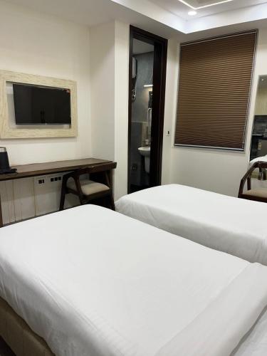 Micasa Homes,,2 star