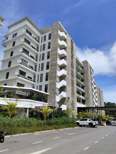 sematan roxy beach apartment