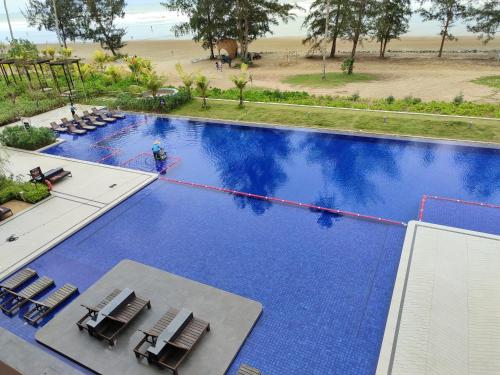 sematan roxy beach apartment