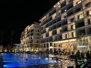 sematan roxy beach apartment