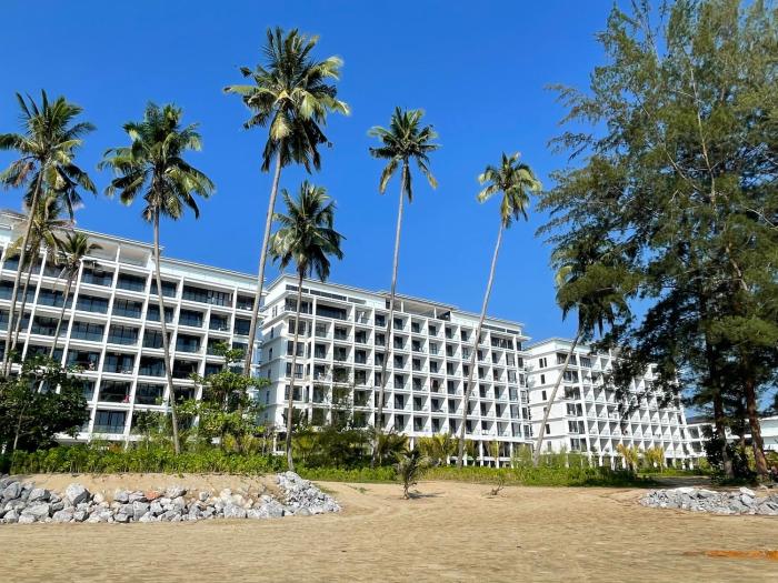 sematan roxy beach apartment