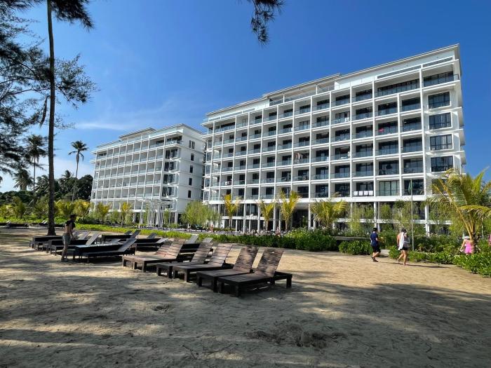 sematan roxy beach apartment