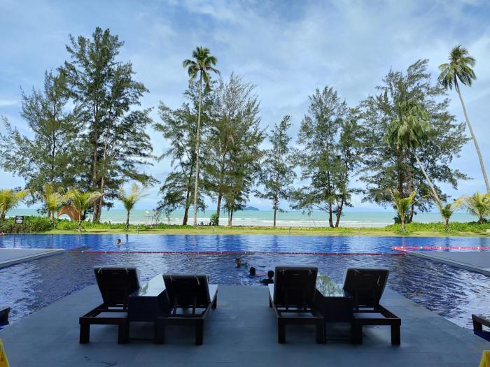 sematan roxy beach apartment