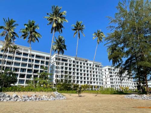 sematan roxy beach apartment