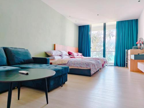sematan roxy beach apartment