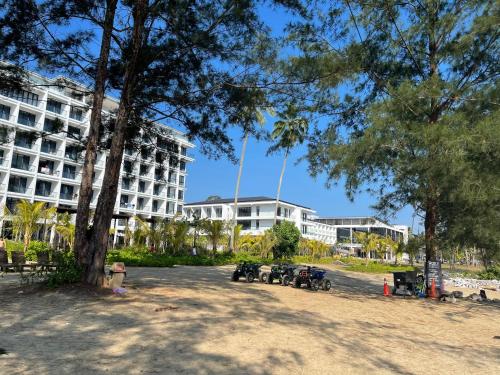 sematan roxy beach apartment