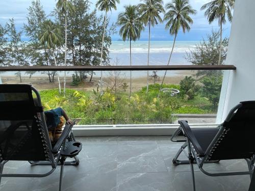sematan roxy beach apartment