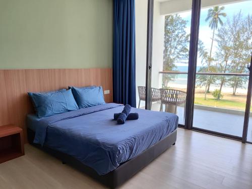 sematan roxy beach apartment
