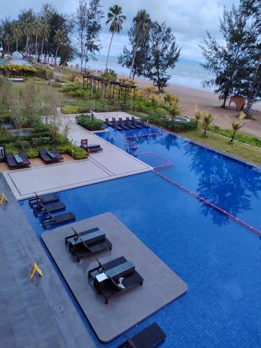 sematan roxy beach apartment