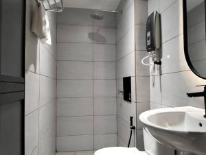 urban inn salak tinggi