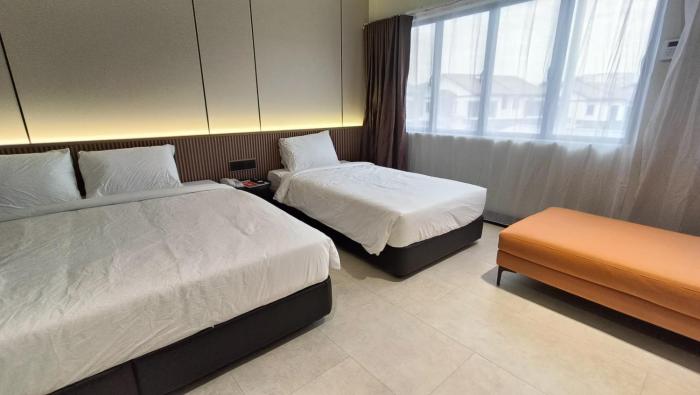 urban inn salak tinggi