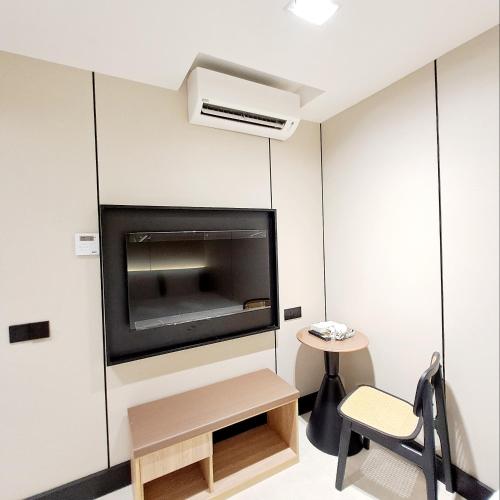 urban inn salak tinggi
