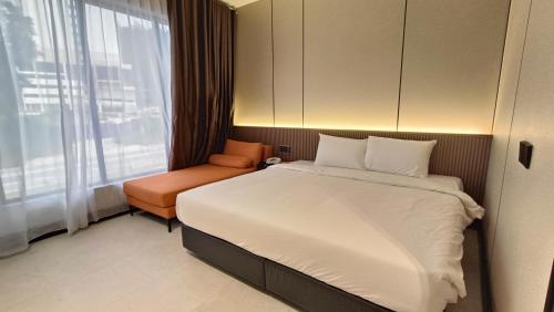 urban inn salak tinggi