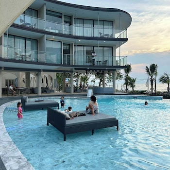 atlantis manor