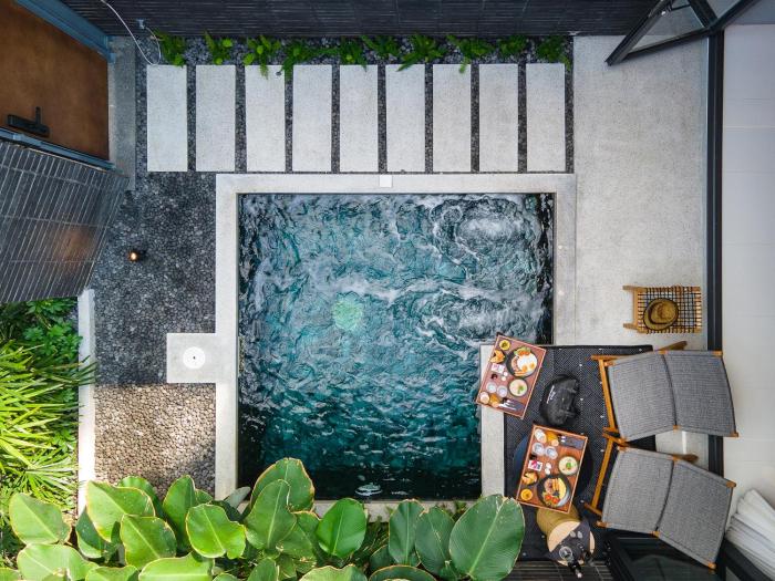 rhy a private pool villa