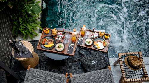 rhy a private pool villa