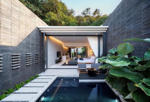 rhy a private pool villa