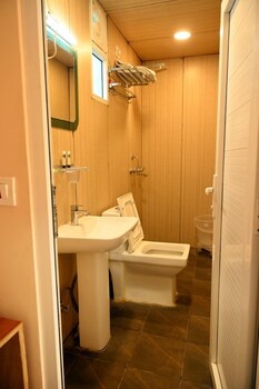 hotel divine ayodhya