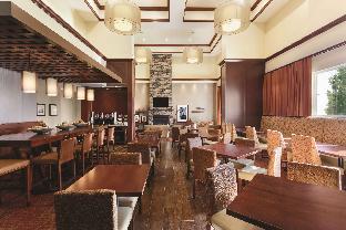 hampton inn and suites mystic