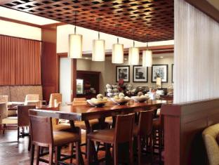 hampton inn and suites mystic