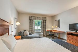 hampton inn and suites mystic