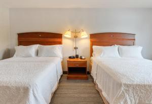 hampton inn and suites mystic