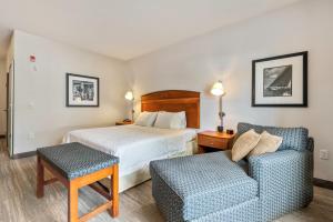 hampton inn and suites mystic