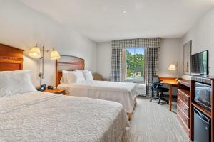 hampton inn and suites mystic