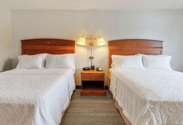 hampton inn and suites mystic