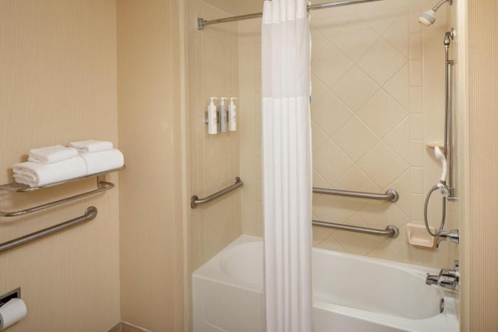 hampton inn and suites mystic