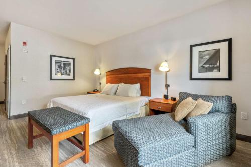 hampton inn and suites mystic