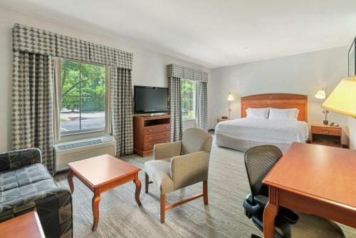 hampton inn and suites mystic