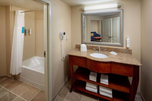 hampton inn and suites mystic