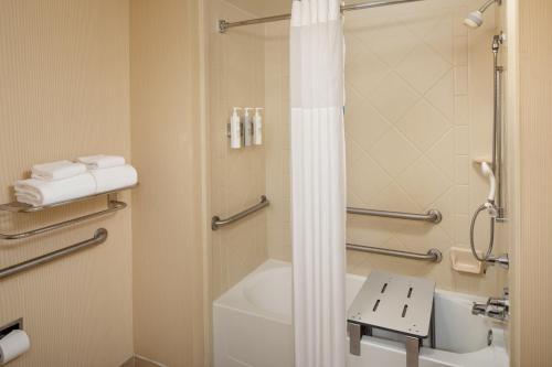 hampton inn and suites mystic