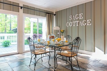 The Sage Cottage,97 Ward Mountain Rd,4 star