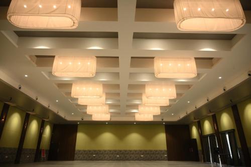 mango leaf lake resort