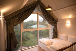 mango leaf lake resort