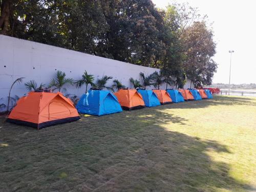 Mango Leaf Lake Resort,,3 star