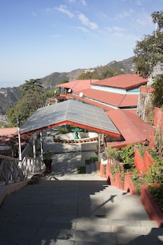 sansa by the woods manor mussoorie