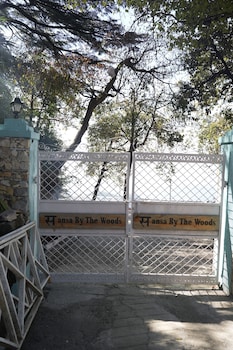 sansa by the woods manor mussoorie