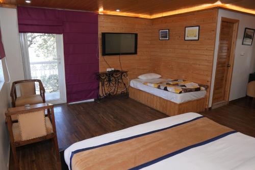 sansa by the woods manor mussoorie