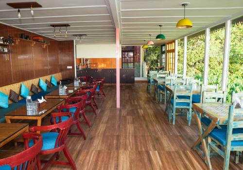 Sansa By The Woods - Manor Mussoorie,,3 star