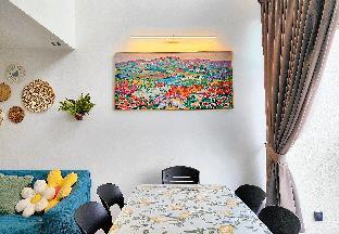 The Floral Penthouse @ Golden Hills Cameron,,3 star