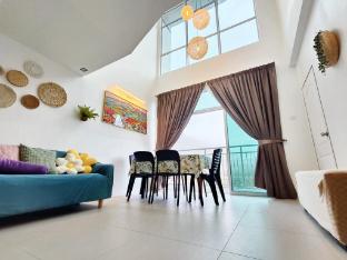The Floral Penthouse @ Golden Hills Cameron,,3 star